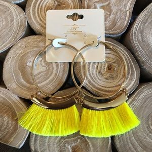 🔥🔥🔥. Neon yellow earrings!! NWT!!